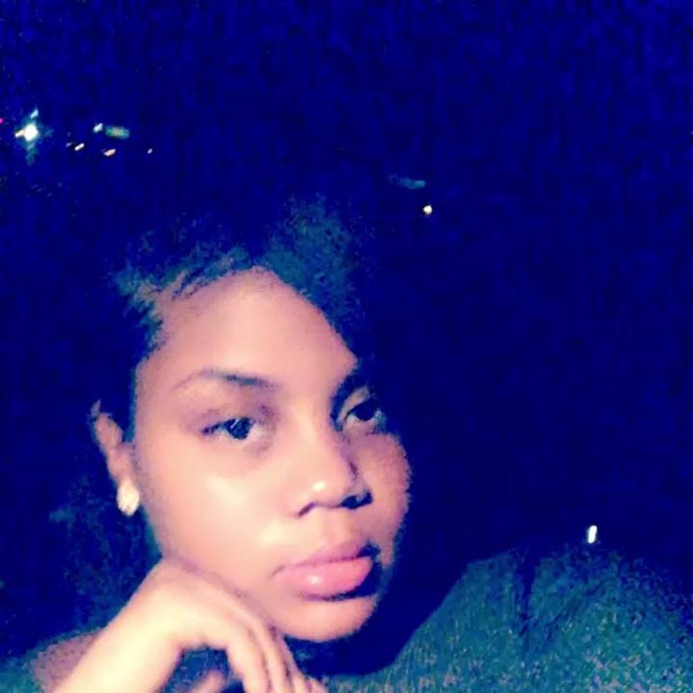Meet your Posher, Adrianna